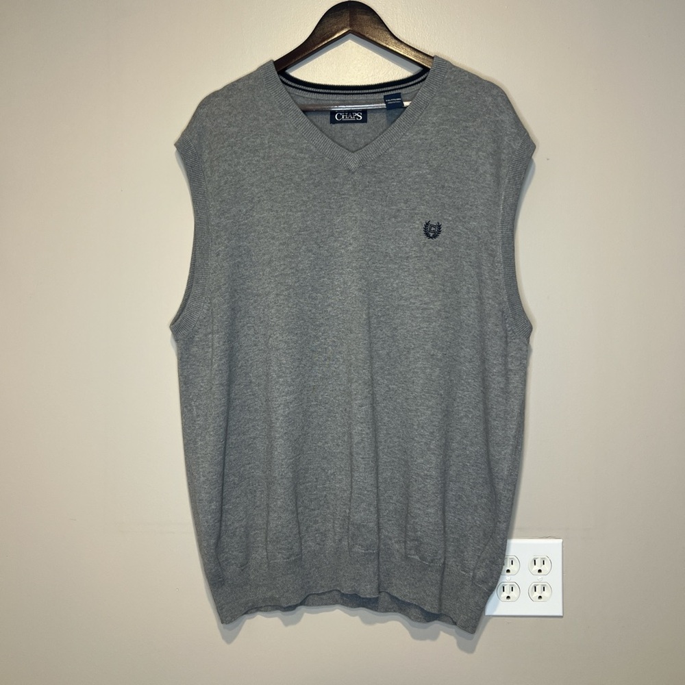 Chaps V-Neck Sweater in Classic Gray